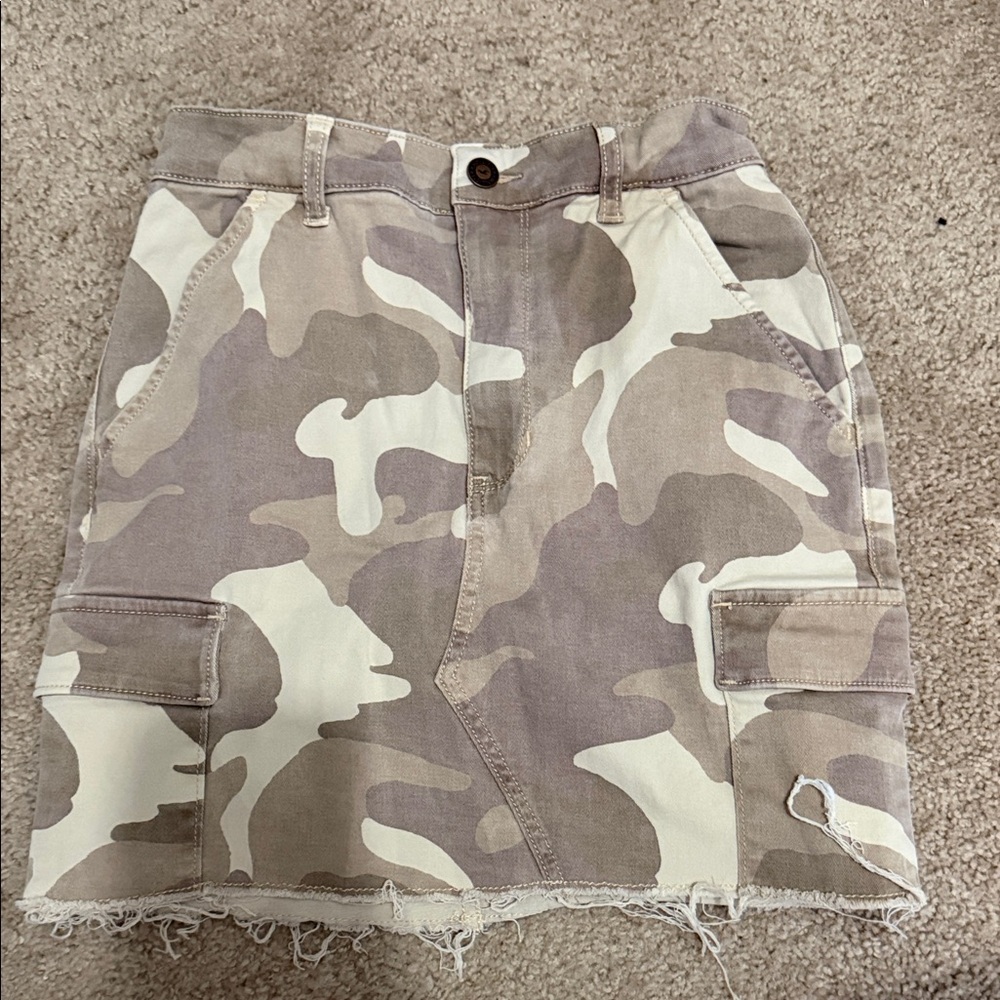 Hollister Beige Taupe Camo Cargo Mini Skirt